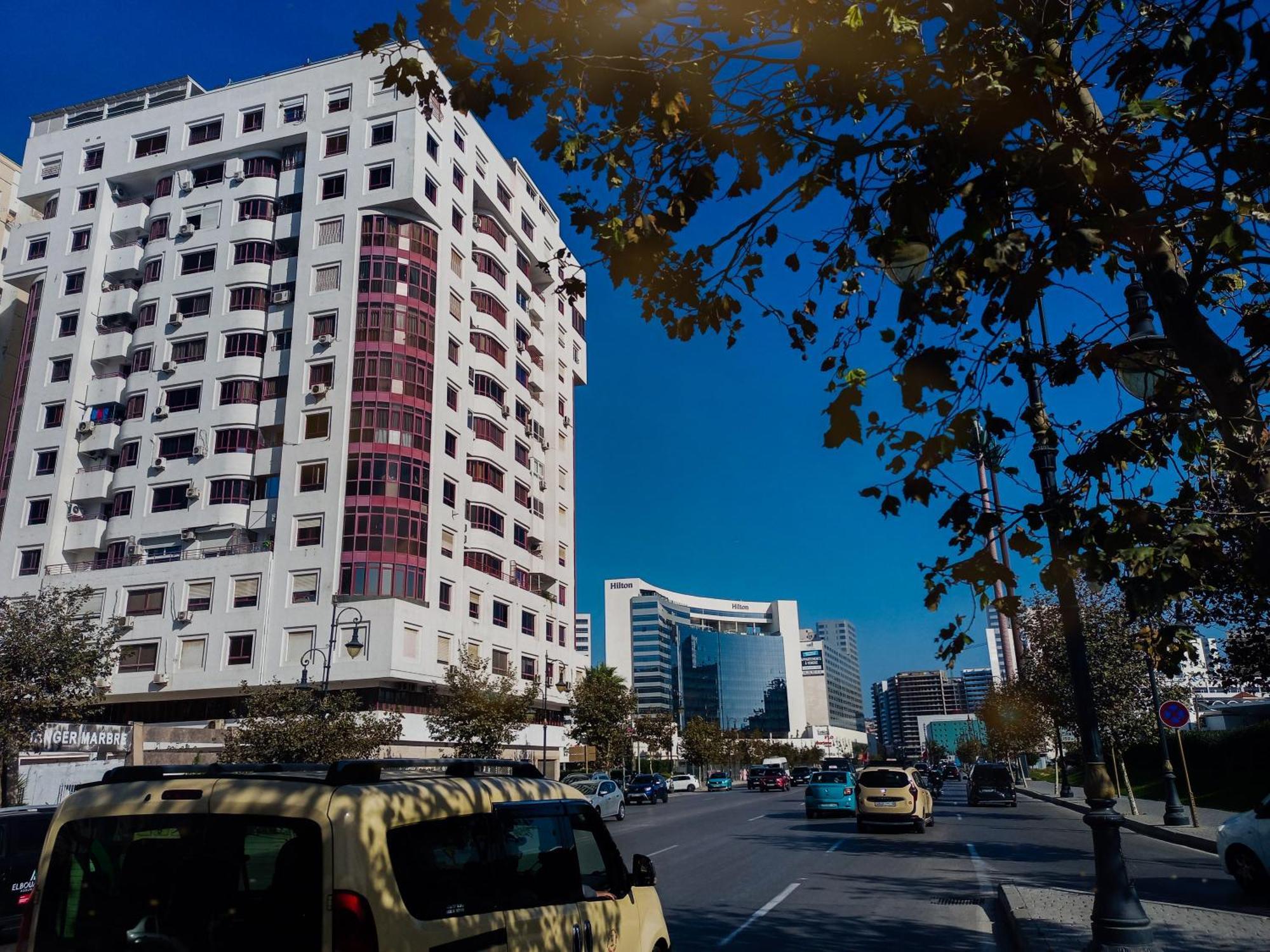 Appartement A Malabata En Face Centre Commercial Megarama & La Gare De Tgv M2 Tânger Exterior foto